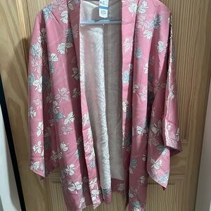 Elegant Pink Floral Kimono